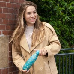 IZY Bottles X Van Gogh Museum - Amandelbloesem | 500 ML | Thermosfles | Drinkfles | Waterfles | Schoolfles | Isoleerfles | Beker | Drinkbeker | Koud | Warm | Fles | Back To School | 500ml -LAVAZZA Winkel 1200x1200 127