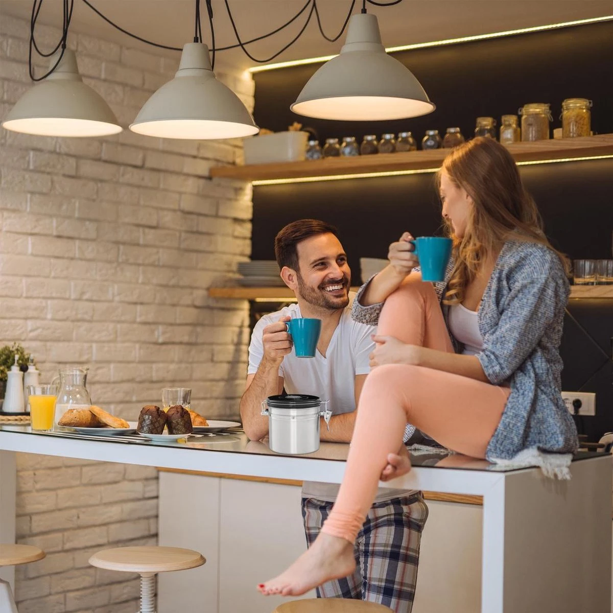 relaxdays voorraadbus koffie - koffieblik - luchtdicht - koffiebus - zilver - metaal Groot Relaxdays Voorraadbus Koffie - Koffieblik - Luchtdicht - Koffiebus - Zilver - Metaal Groot -LAVAZZA Winkel 1200x1200 484