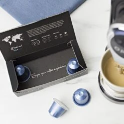 Aroma Club - Nespresso Compatible Capsules (120 St.) - No. 5 Decaf John - Intensiteit 3/5 - Decaf - 100% Aluminium Koffiecups 2 Aroma Club - Nespresso Compatible Capsules (120 St.) - No. 5 Decaf John - Intensiteit 3/5 - Decaf - 100% Aluminium Koffiecups -LAVAZZA Winkel 1200x1200 638