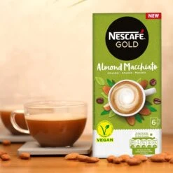 Nescafé Gold Almond Macchiato Oploskoffie - 6 Doosjes à 6 Zakjes -LAVAZZA Winkel 1200x1200 911