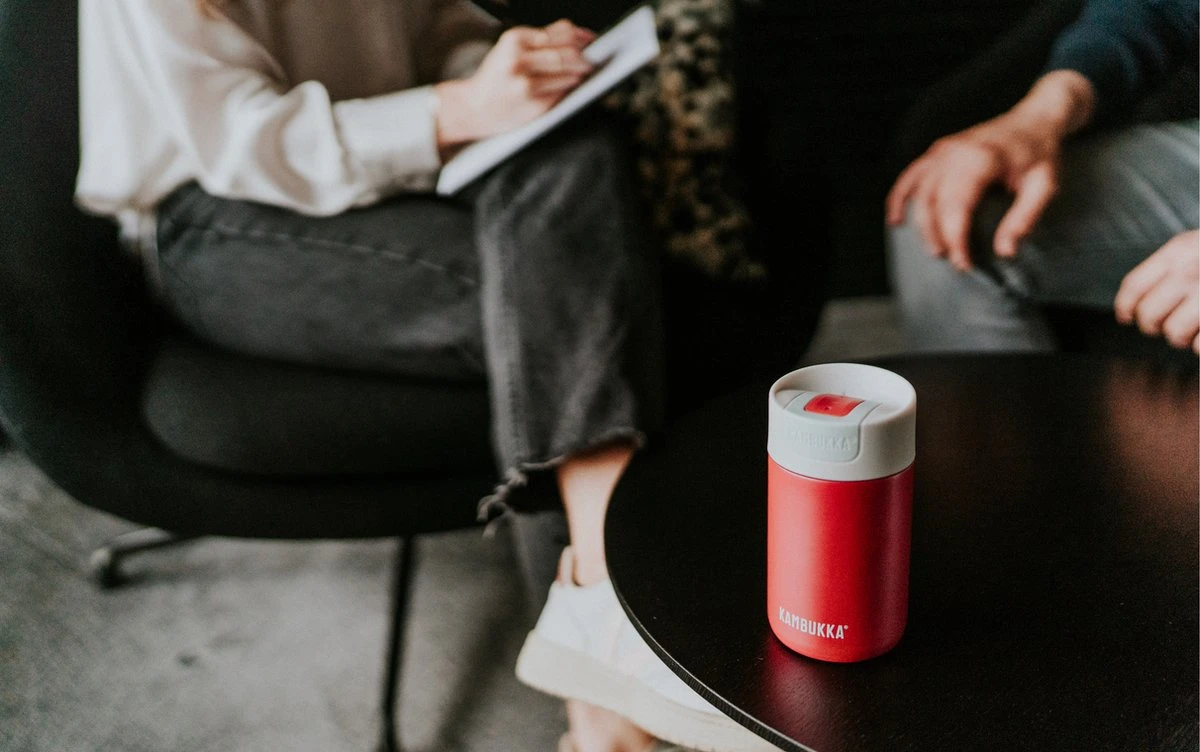 Kambukka Olympus Thermosbeker 300 ml - makkelijk reinigen - lekvrije Koffiebeker - RVS - Cherry Cake Kambukka Olympus Thermosbeker 300 Ml - Makkelijk Reinigen - Lekvrije Koffiebeker - RVS - Cherry Cake -LAVAZZA Winkel