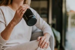 Kambukka Etna Thermosbeker 300 Ml - Makkelijk Reinigen - Lekvrije Koffiebeker - Pitch Black 7 Kambukka Etna Thermosbeker 300 Ml - Makkelijk Reinigen - Lekvrije Koffiebeker - Pitch Black -LAVAZZA Winkel 1200x800 17