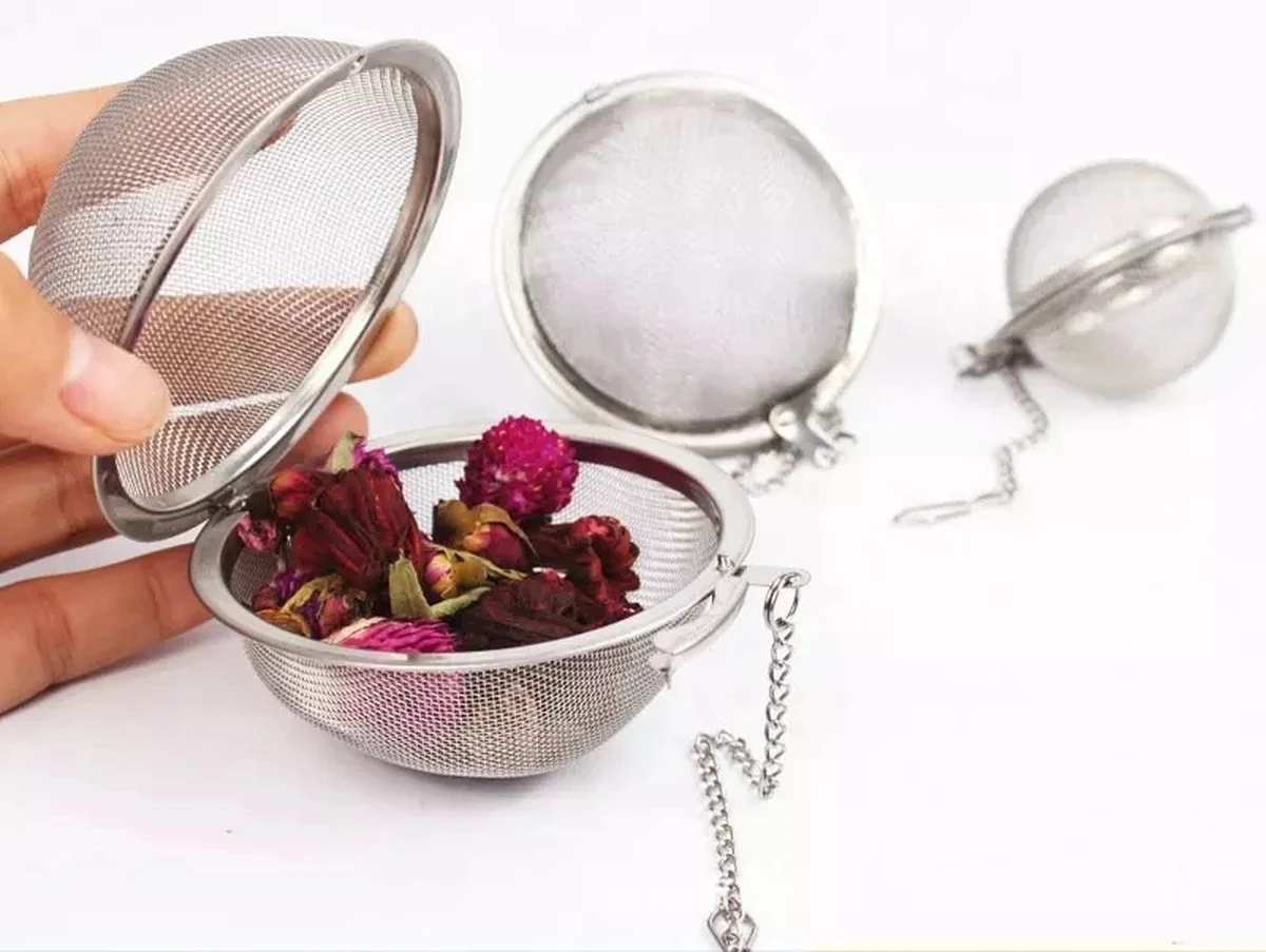 Kruidenei - kruidenbuil - kruidenfilter - kruidenbol - kruidenzeef - filter voor kruiden - thee ei - theezeef - 5,5CM doorsnee Kruidenei - Kruidenbuil - Kruidenfilter - Kruidenbol - Kruidenzeef - Filter Voor Kruiden - Thee Ei - Theezeef - 5,5CM Doorsnee -LAVAZZA Winkel 1200x903 2