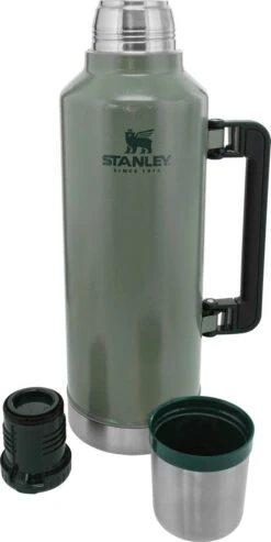 Stanley The Legendary Classic Bottle 2.3L Hammertone Green -LAVAZZA Winkel 601x1200