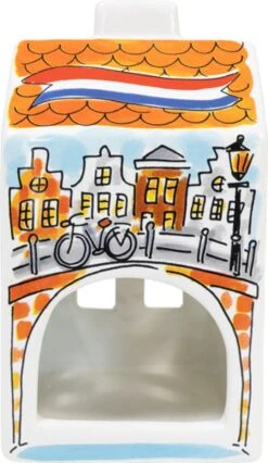 Blond Amsterdam Specials Hollands Glorie Lichthuisje -LAVAZZA Winkel 696x1200