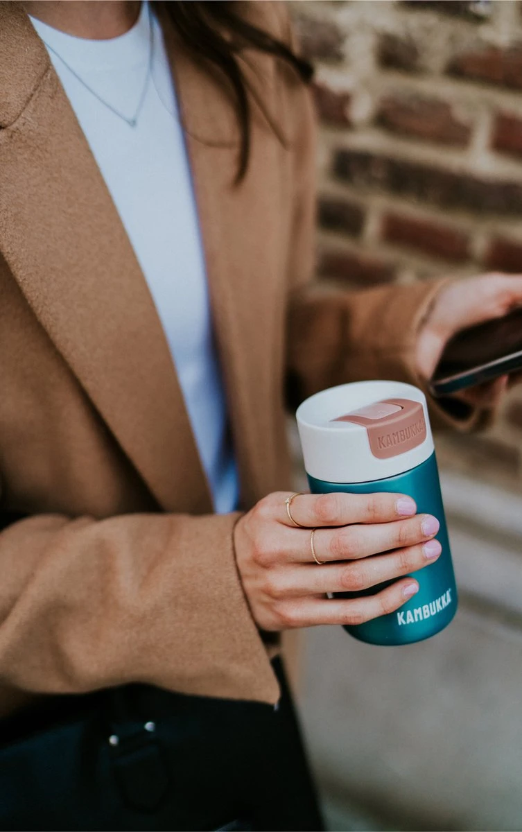 Kambukka Olympus Thermosbeker 300 ml - makkelijk reinigen - lekvrije Koffiebeker - RVS - Enchanted Forest Kambukka Olympus Thermosbeker 300 Ml - Makkelijk Reinigen - Lekvrije Koffiebeker - RVS - Enchanted Forest -LAVAZZA Winkel