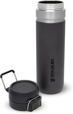 Stanley The Quick Flip Water Bottle 0,70L - Thermosfles - Charcoal 4 Stanley The Quick Flip Water Bottle 0,70L - Thermosfles - Charcoal -LAVAZZA Winkel 772x1200 2