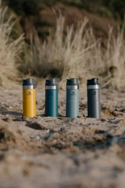 Stanley The Trigger-Action Travel Mug 0,35L Lagoon 2 Stanley The Trigger-Action Travel Mug 0,35L Lagoon -LAVAZZA Winkel 800x1200 15