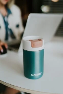 Kambukka Olympus Thermosbeker 300 Ml - Makkelijk Reinigen - Lekvrije Koffiebeker - RVS - Enchanted Forest 6 Kambukka Olympus Thermosbeker 300 Ml - Makkelijk Reinigen - Lekvrije Koffiebeker - RVS - Enchanted Forest -LAVAZZA Winkel 800x1200 26