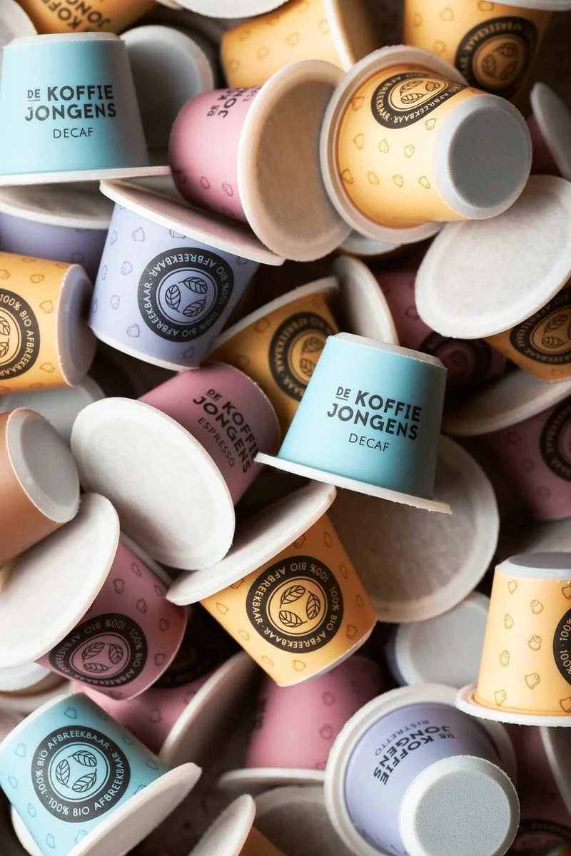 De Koffiejongens - Proefpakket - Nespresso cups - 100% biologisch afbreekbaar - 6x10 cups - Nespresso compatible De Koffiejongens - Proefpakket - Nespresso Cups - 100% Biologisch Afbreekbaar - 6x10 Cups - Nespresso Compatible -LAVAZZA Winkel 800x1200 40